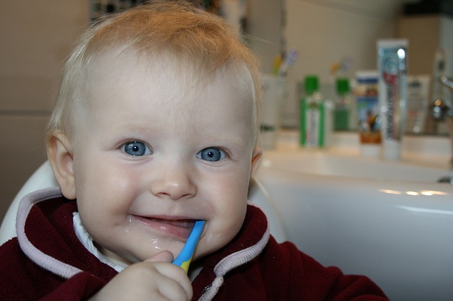 teething signs and symptoms